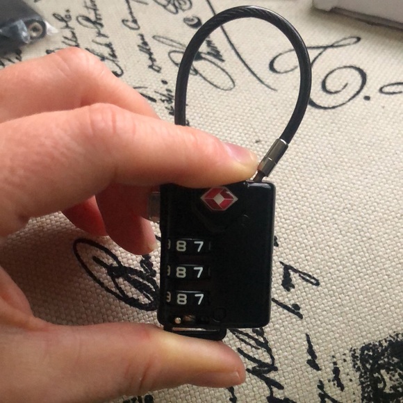 Bundle of 2 super quality no key Sentry Travel Locks - new, ready to use. - Picture 5 of 7